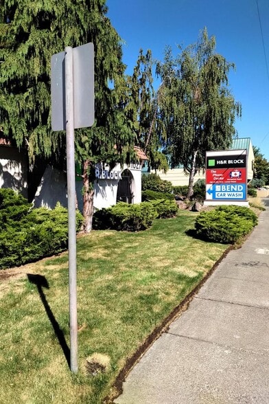 1627 NE 3rd St, Bend, OR for sale - Building Photo - Image 3 of 7