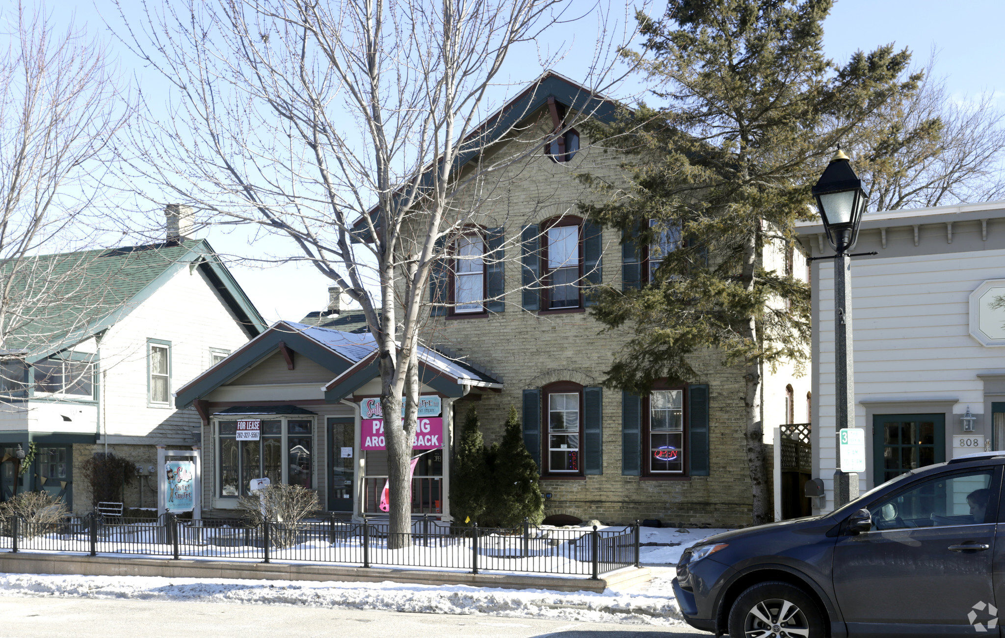 810 Genesee St, Delafield, WI for sale Primary Photo- Image 1 of 1