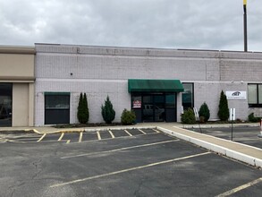 1-9 Fletcher Sq, Dunbar, WV for lease Building Photo- Image 1 of 11
