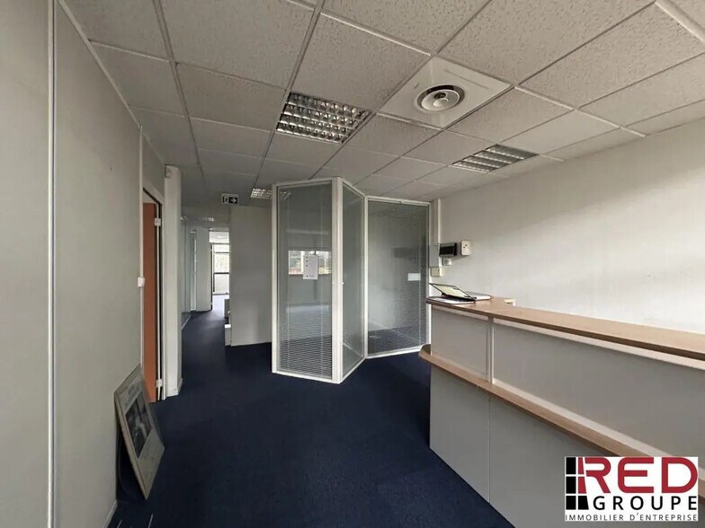 Office in Aix-en-Provence for lease - Building Photo - Image 2 of 6