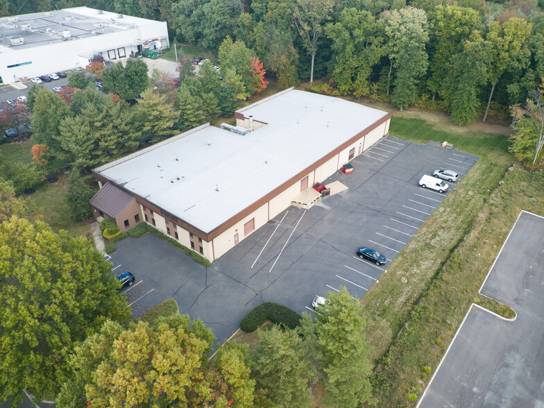 108 N Gold Dr, Robbinsville, NJ for lease - Building Photo - Image 1 of 3