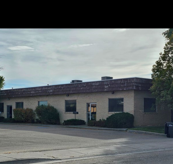 938-942 E Lincoln Rd, Idaho Falls, ID for lease - Building Photo - Image 2 of 3