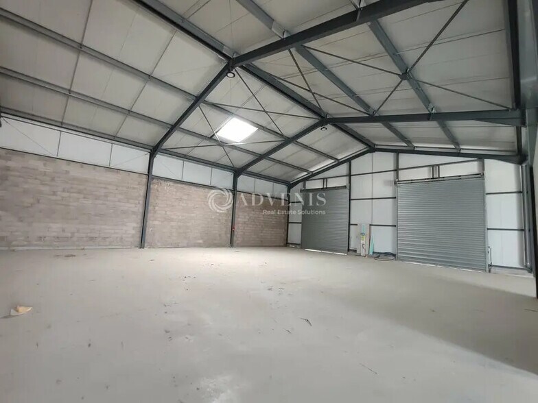 Industrial in Béziers for lease - Interior Photo - Image 2 of 4