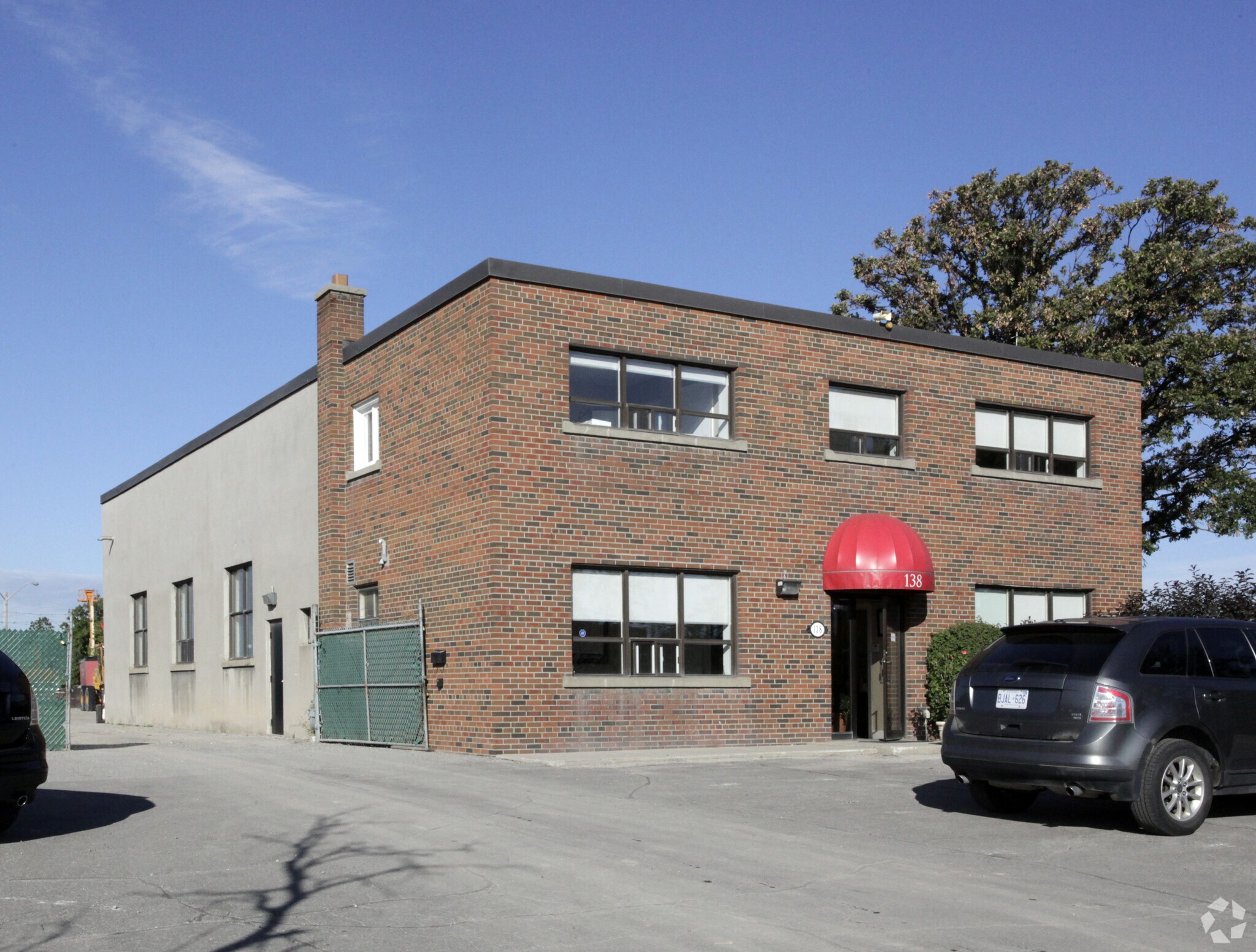138 Creditstone Rd, Vaughan, ON for lease Primary Photo- Image 1 of 3