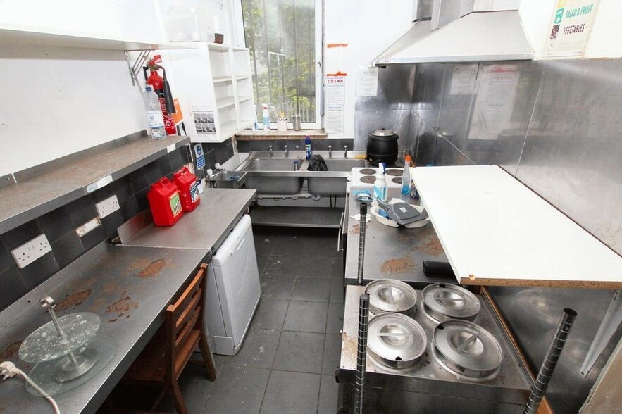 16 East Main St, Broxburn for sale - Building Photo - Image 2 of 10