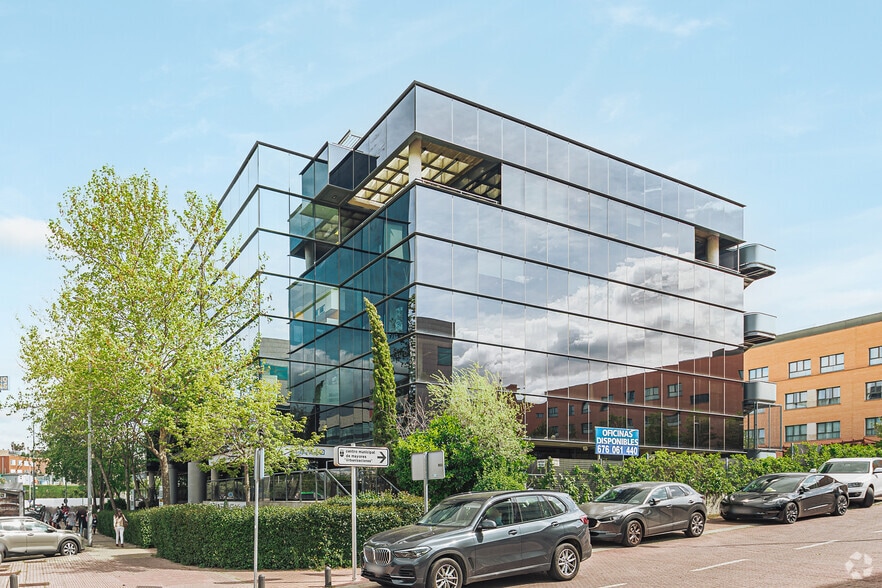 Avenida de Bruselas, 5, Alcobendas, Madrid for lease - Building Photo - Image 2 of 3