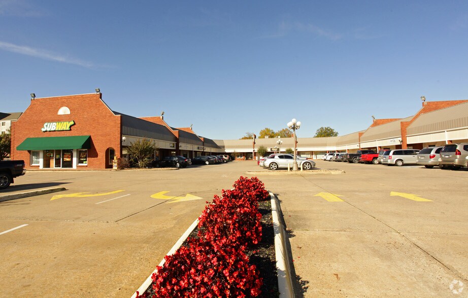 10500 W Markham St, Little Rock, AR 72205 Markham Plaza