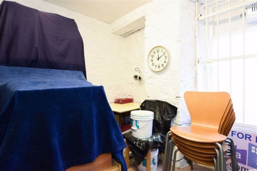 39 High St, Grantown On Spey for sale - Interior Photo - Image 2 of 12