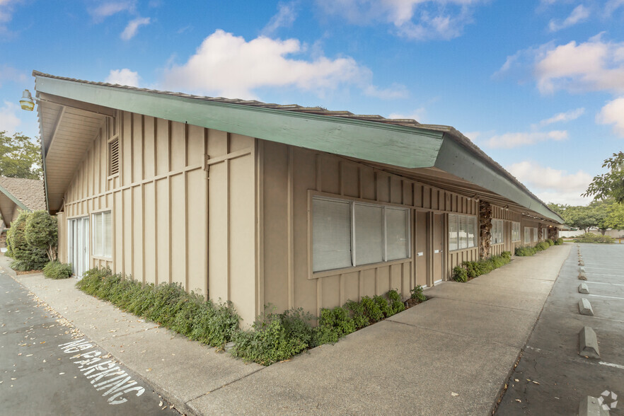 2717 Cottage Way, Sacramento, CA for lease - Building Photo - Image 2 of 9