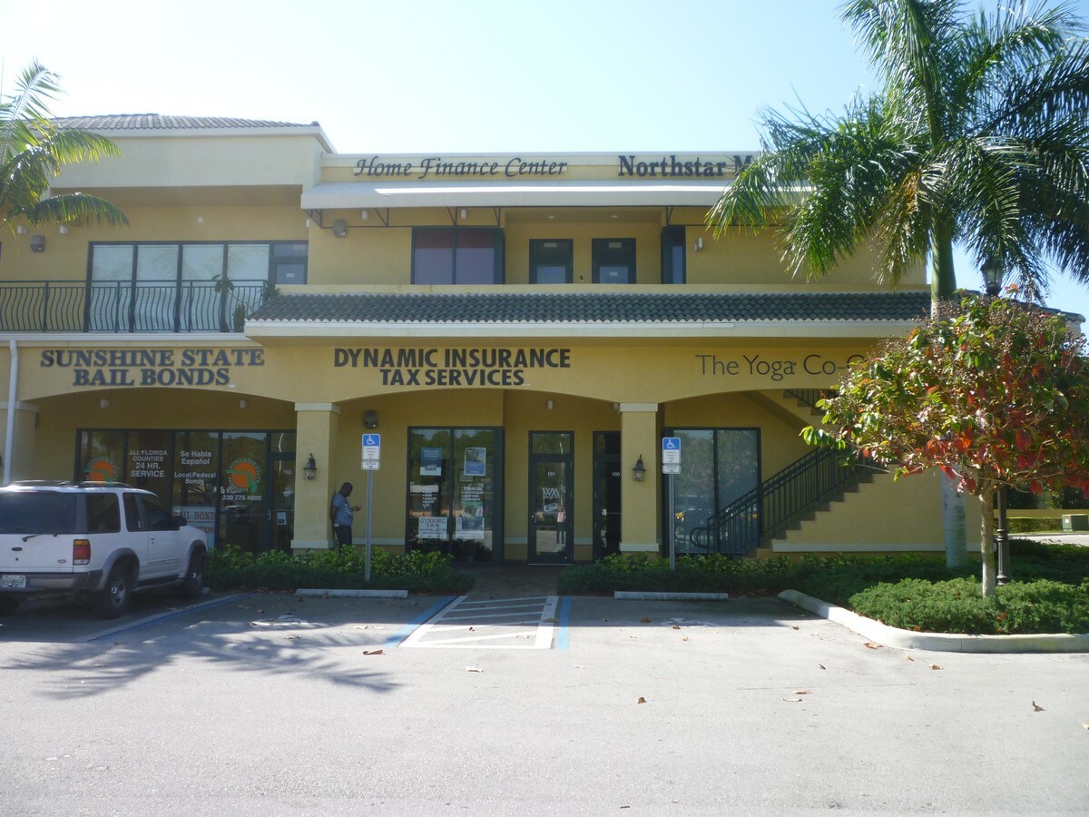 2800 Davis Blvd, Naples, FL 34104