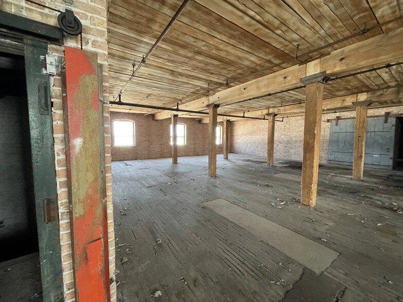 1929 W 43rd St, Chicago, IL for sale - Building Photo - Image 3 of 6