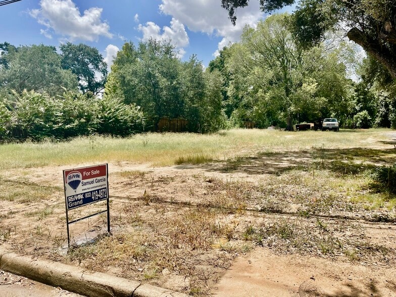 5915 Roberts Rd, Katy, TX for sale - Building Photo - Image 1 of 8