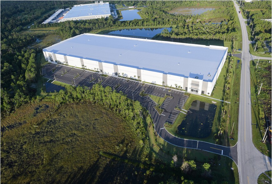 15430 Corporate Rd N, Jupiter, FL for lease - Building Photo - Image 1 of 7