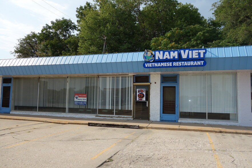 1916 E Pawnee St, Wichita, KS 67211