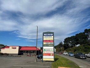 3144-3220 Broadway St, Eureka, CA for lease Building Photo- Image 1 of 4