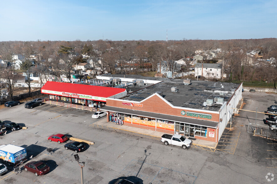 54-58 E Suffolk Ave, Central Islip, NY for lease - Building Photo - Image 2 of 5