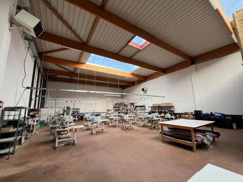 Office in Décines-Charpieu for lease - Interior Photo - Image 3 of 21