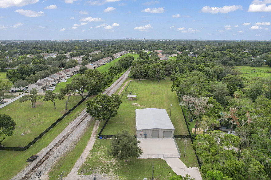 524 Limona Rd, Brandon, FL for sale - Building Photo - Image 1 of 1