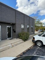 700-750 Bonnie Ln, Elk Grove Village IL - Warehouse