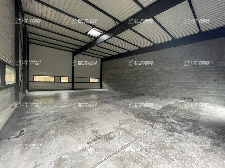 Flex in Vitré for sale - Building Photo - Image 2 of 9