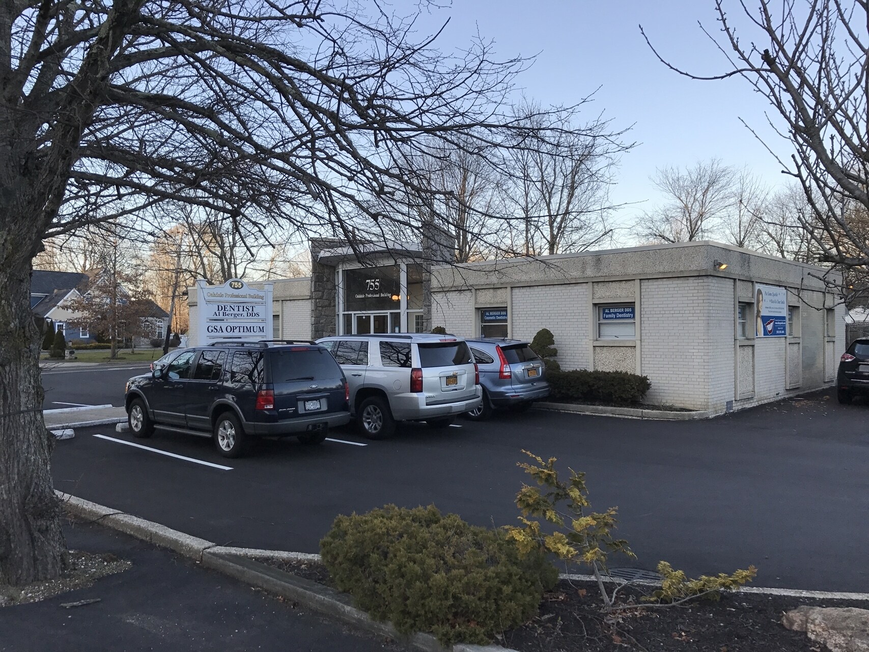 755 Montauk Hwy, Oakdale, NY for sale Primary Photo- Image 1 of 1