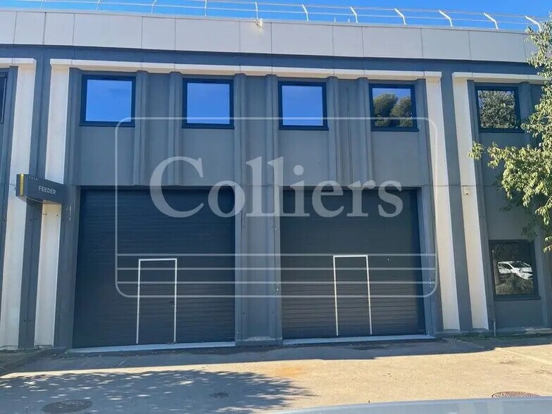 Office in Vitrolles for lease - Building Photo - Image 1 of 9