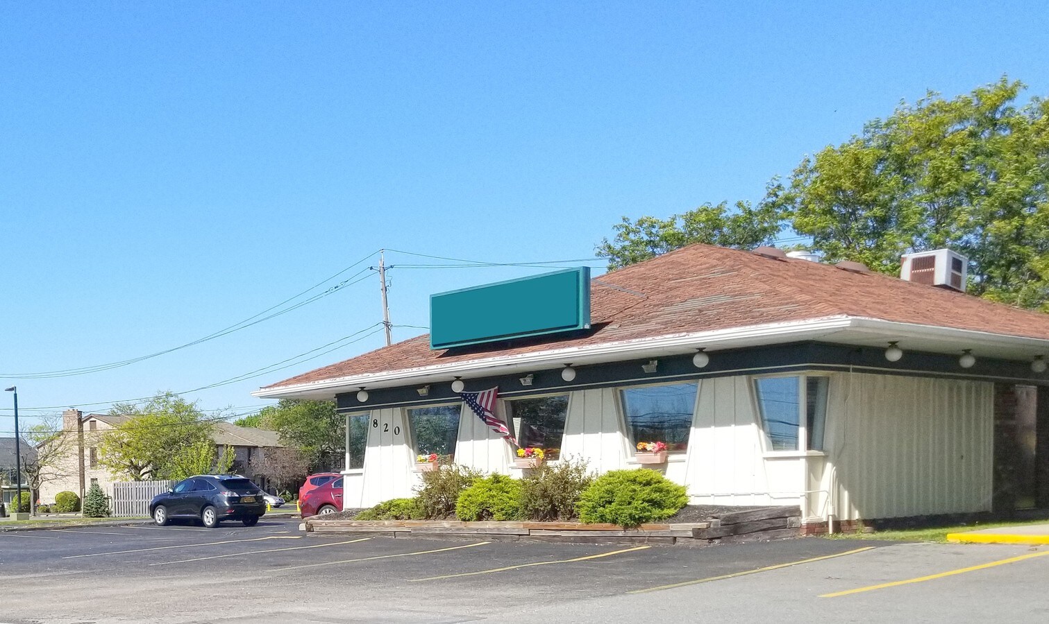 820 Maple Rd, Amherst, NY 14221