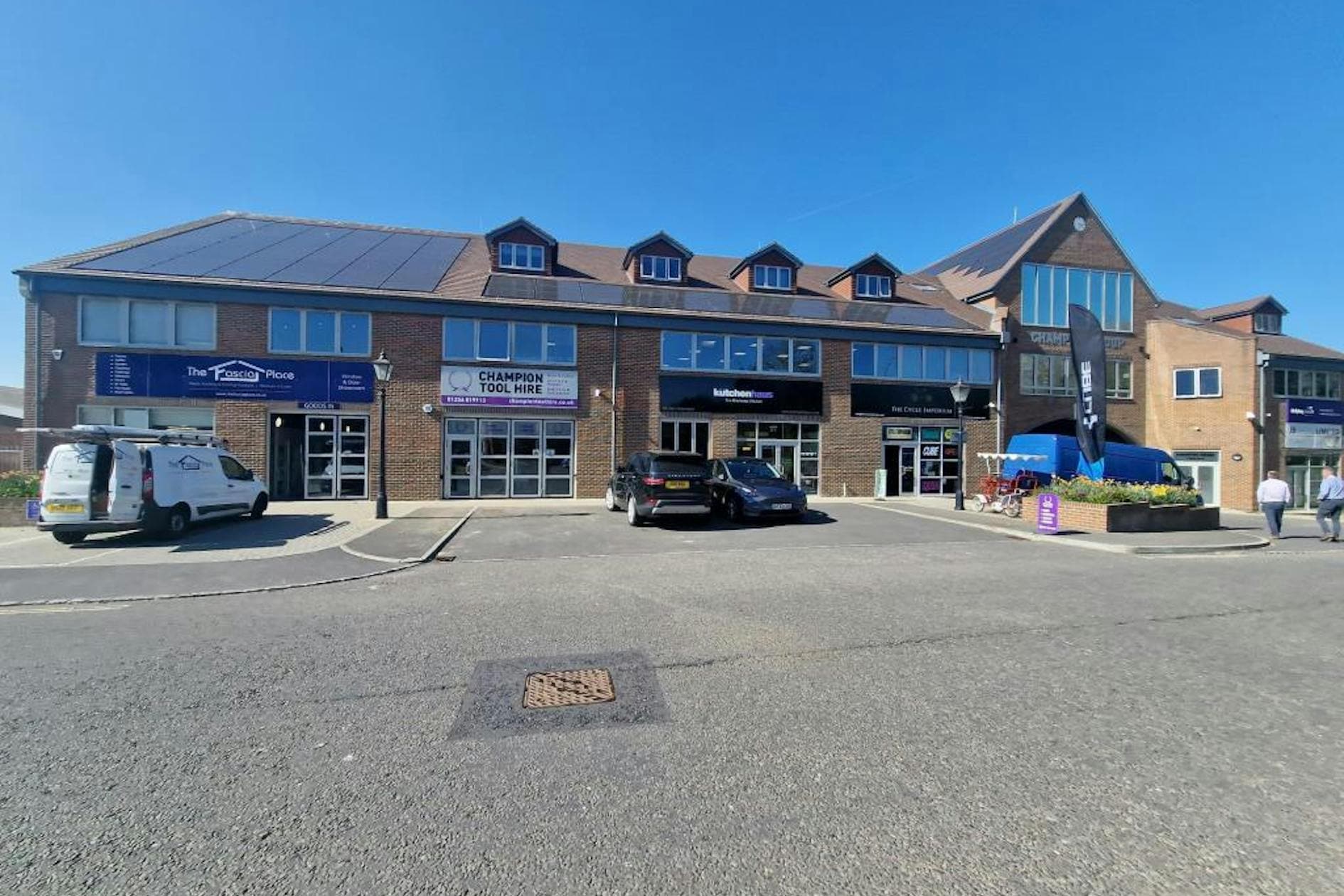 Wella Rd, Basingstoke for lease Building Photo- Image 1 of 3