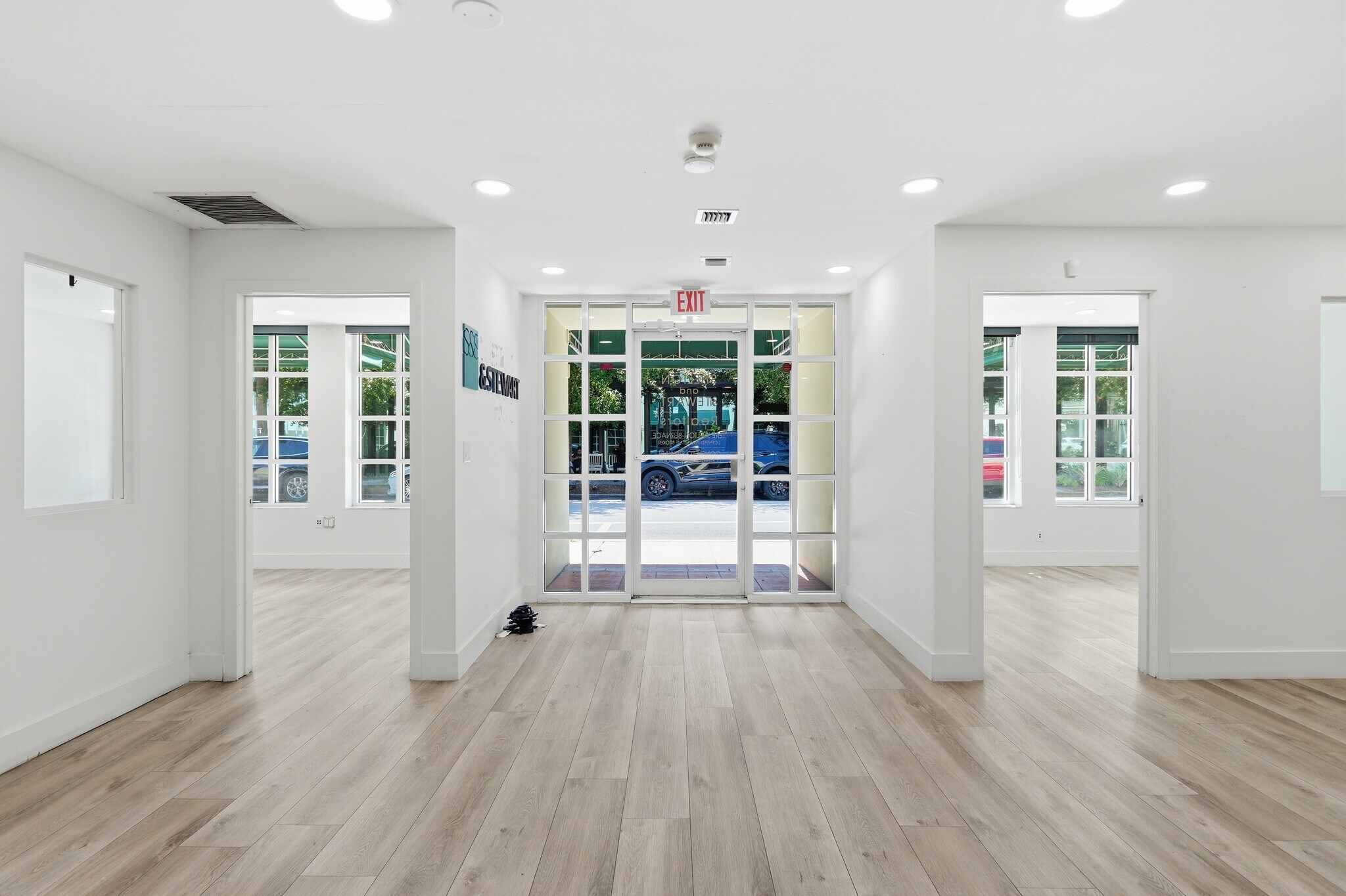 7311 SW 59th Ct, South Miami, FL for lease Interior Photo- Image 1 of 20