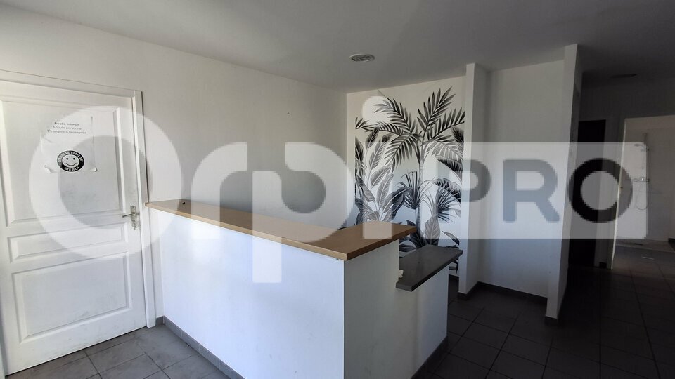 Flex in Guérande for lease - Building Photo - Image 3 of 4