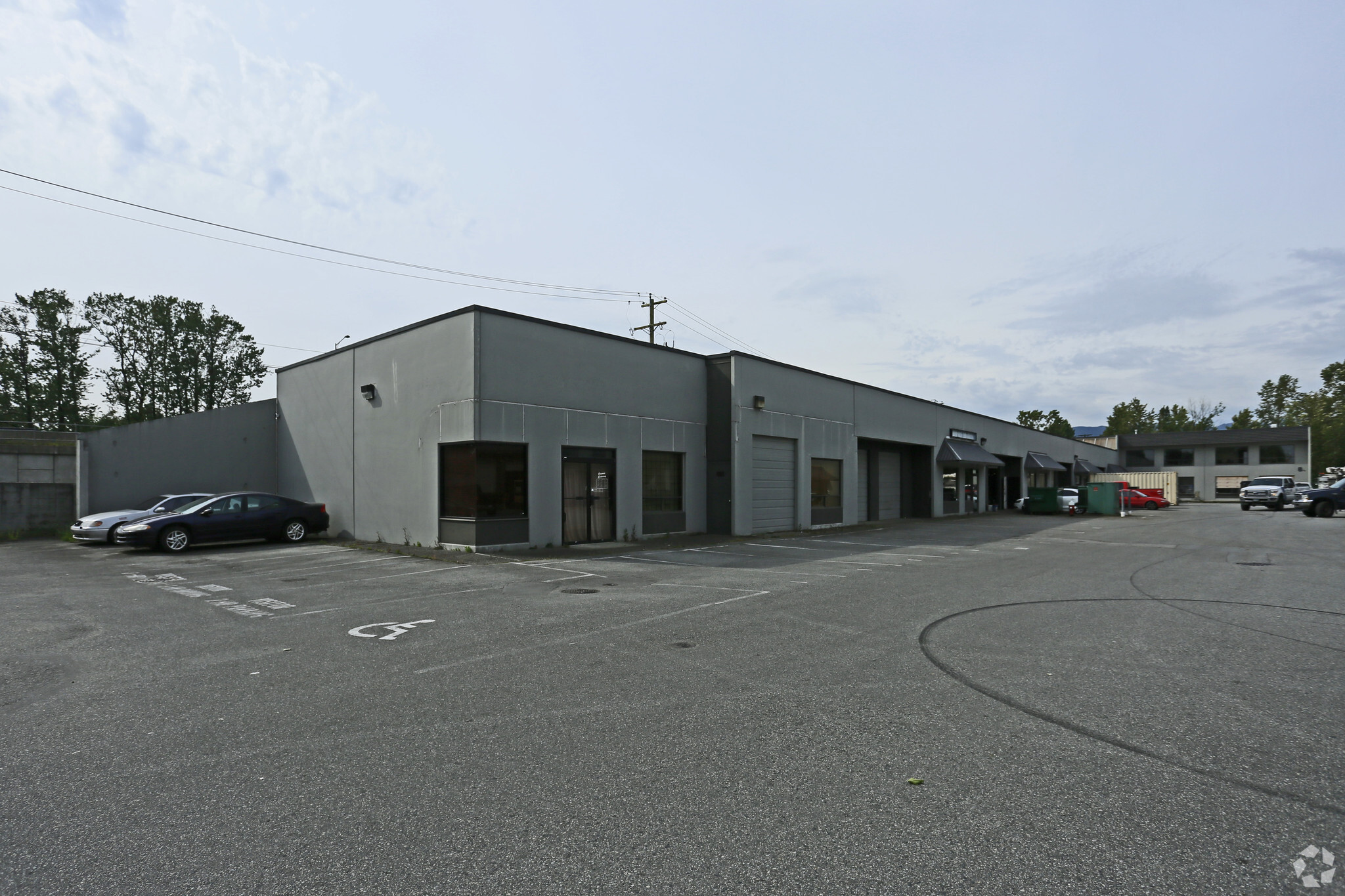 11720 Stewart Cres, Maple Ridge, BC for lease Primary Photo- Image 1 of 8