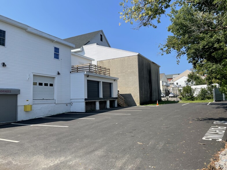 100 Central St, Milford, MA for lease - Building Photo - Image 3 of 20