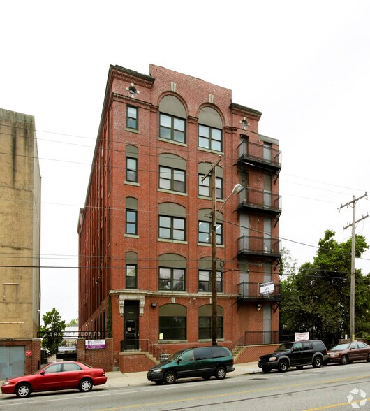 4946-4950 Parkside Ave, Philadelphia, PA for lease - Building Photo - Image 1 of 26