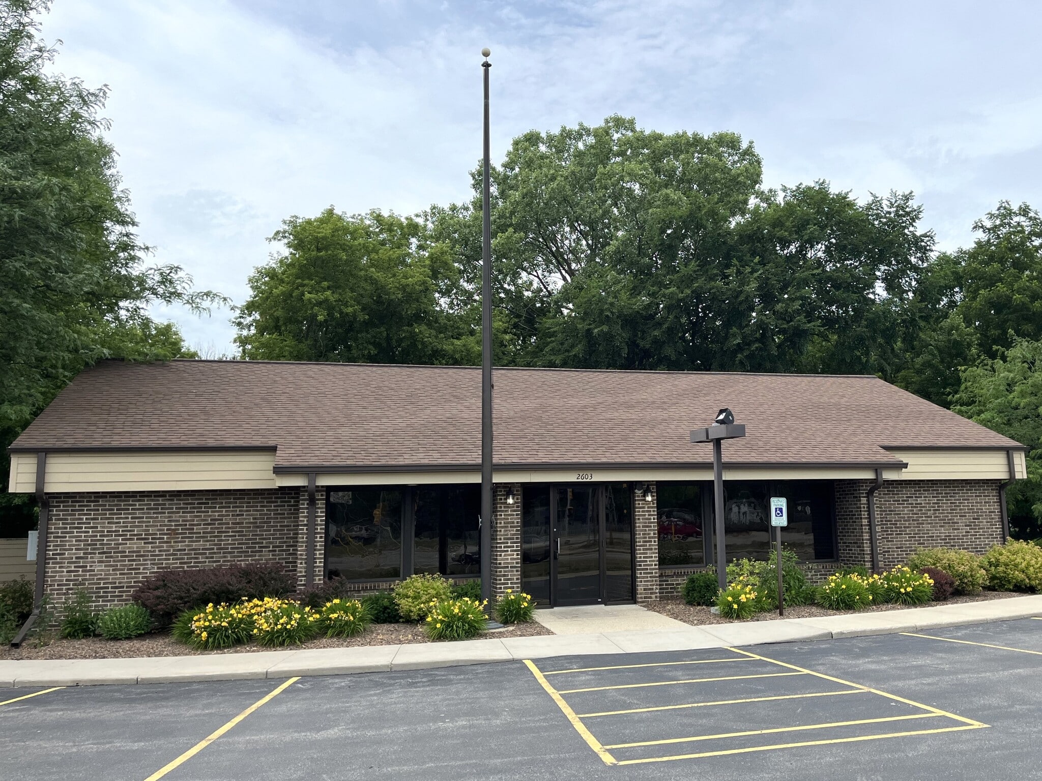 2603 Glendale Ave, Howard, WI for sale Building Photo- Image 1 of 1