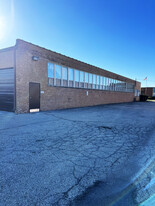 165 Bond St, Elk Grove Village IL - Warehouse