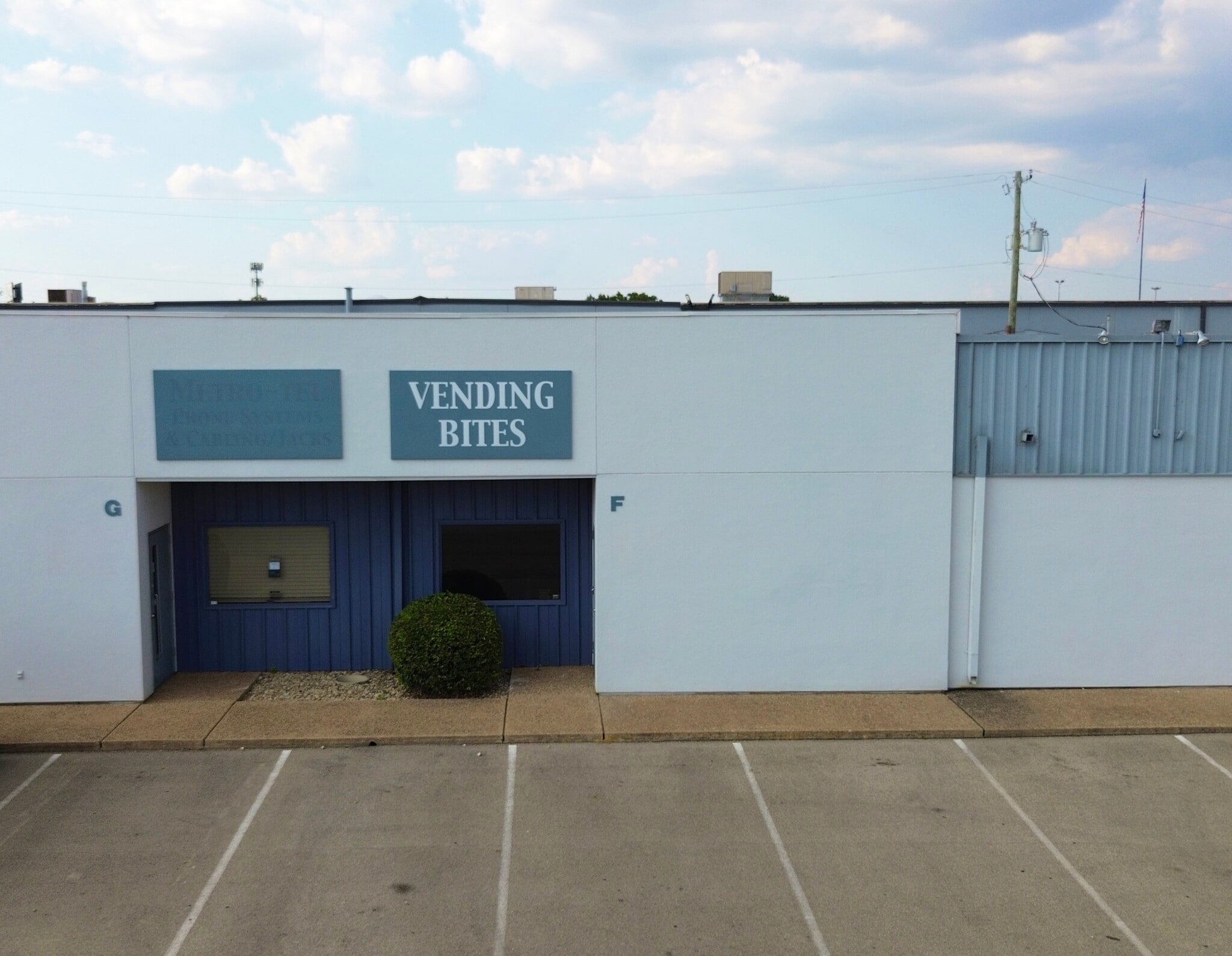 1663 Hickory Dr, Haltom City, TX for lease Building Photo- Image 1 of 8