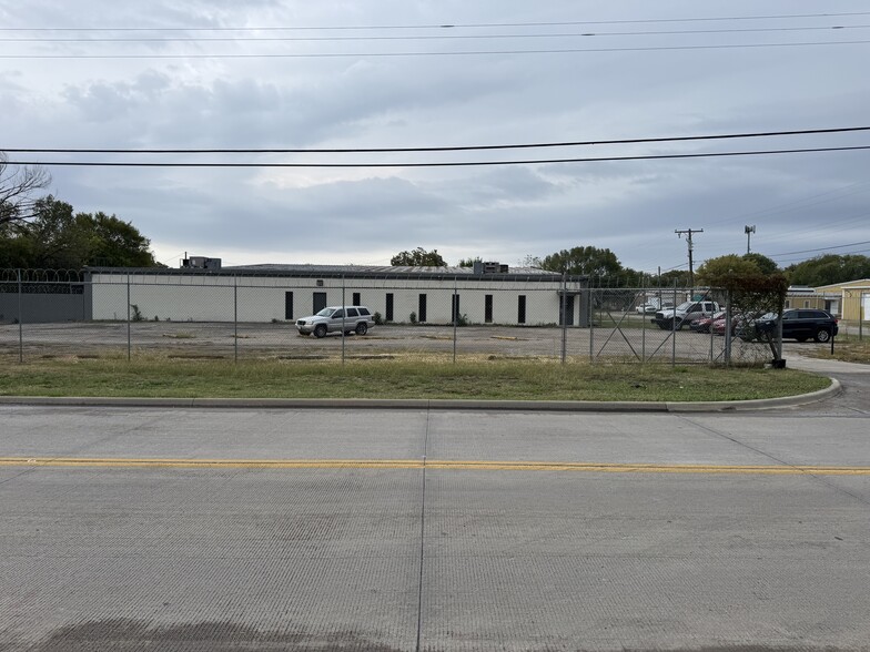 3136 Danieldale Rd, Lancaster, TX for lease - Building Photo - Image 3 of 3