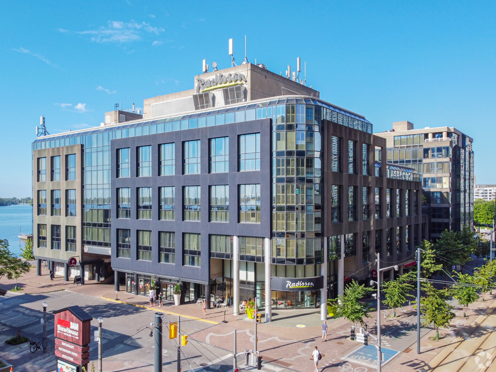 249 Queens Quay W, Toronto, ON for sale Primary Photo- Image 1 of 1