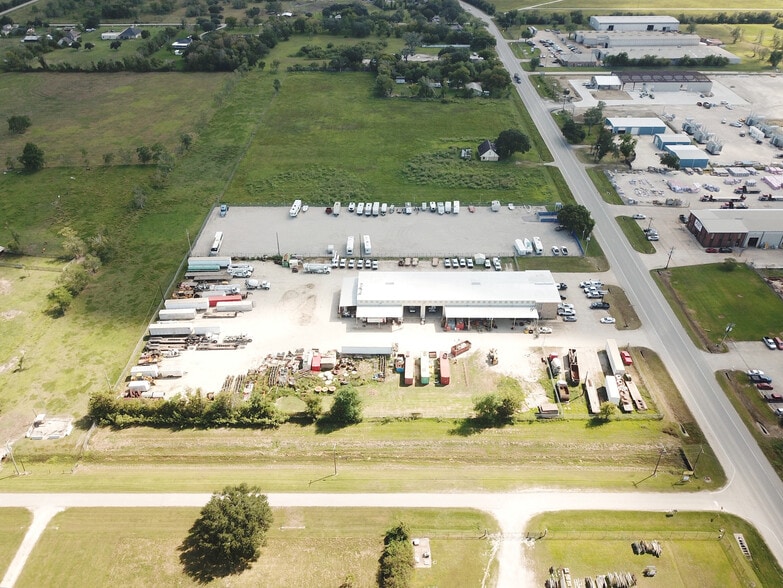 1112 FM 517 Rd, Alvin, TX for lease - Building Photo - Image 3 of 6