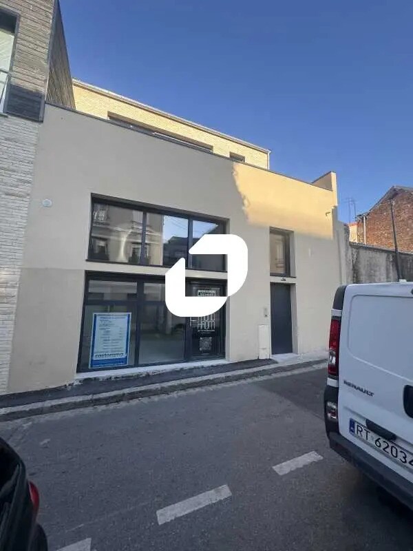 Office in Montreuil for sale Building Photo- Image 1 of 16