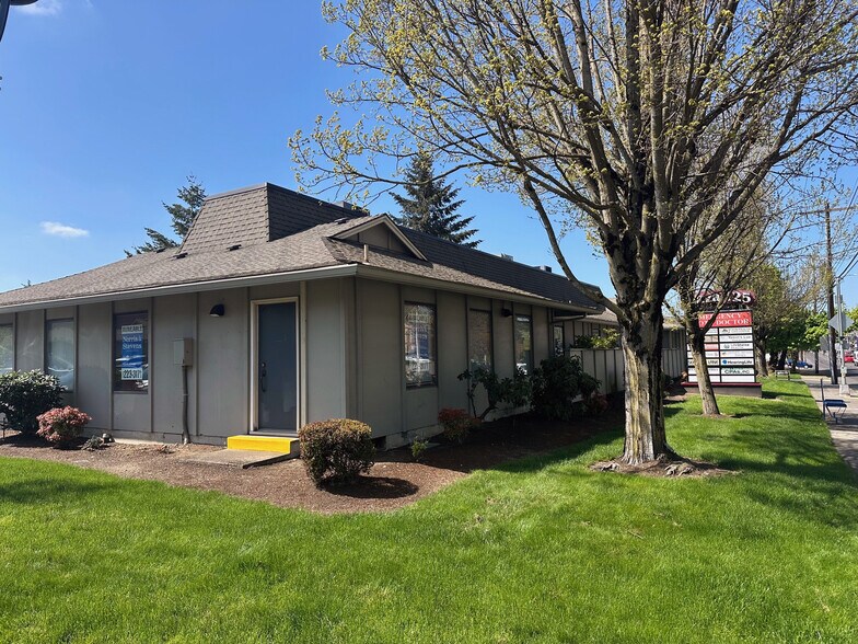 12662-12672 SE Stark St, Portland, OR for sale - Building Photo - Image 1 of 1