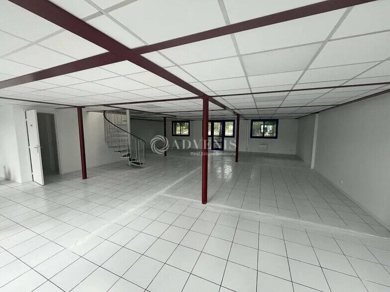 Office in Choisy-le-Roi for lease - Interior Photo - Image 3 of 9