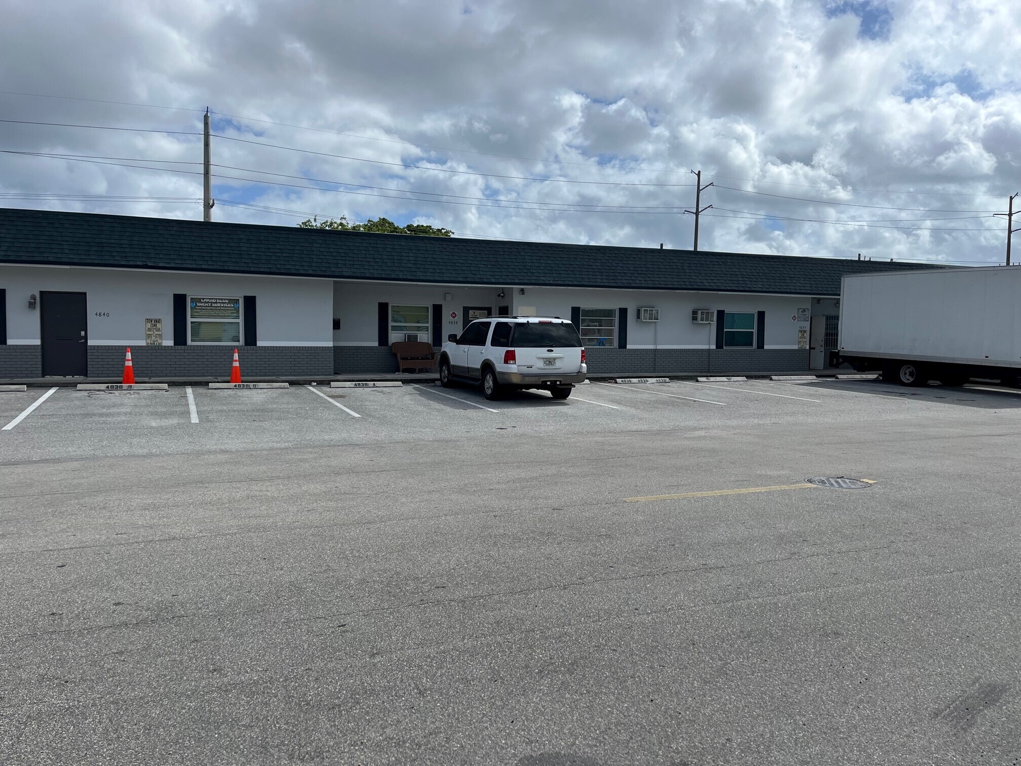 4861-4875 NE 12th Ave, Fort Lauderdale, FL for lease Building Photo- Image 1 of 2
