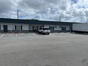 4861-4875 NE 12th Ave, Fort Lauderdale, FL for lease Building Photo- Image 1 of 2