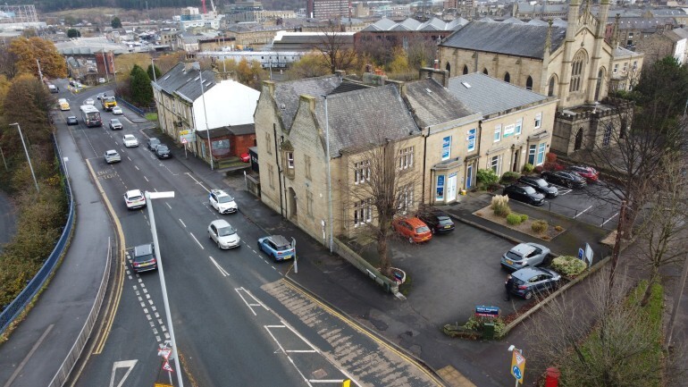 89 Fitzwilliam St, Huddersfield for lease - Primary Photo - Image 1 of 2