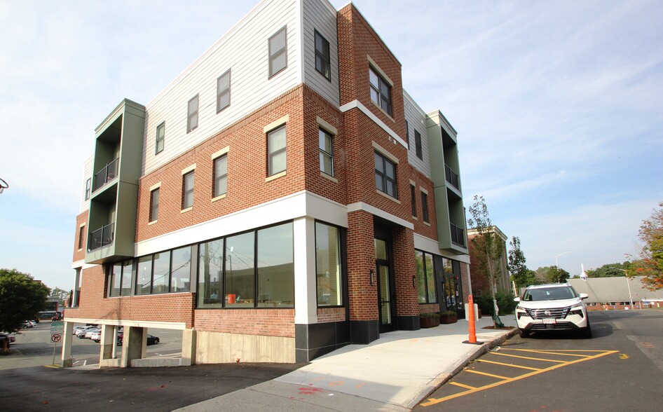 18 Woburn St, Reading, MA for lease - Building Photo - Image 3 of 20