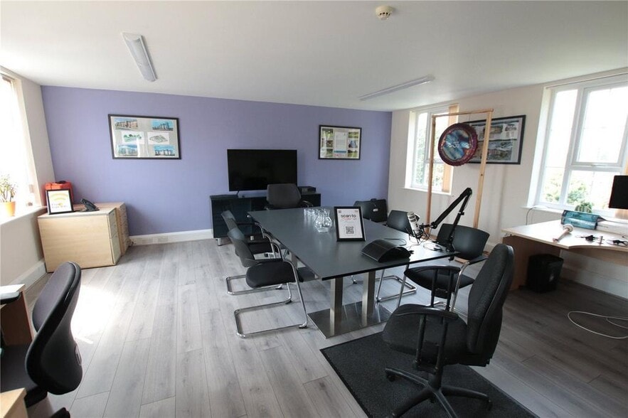 Felcourt Rd, East Grinstead for lease - Building Photo - Image 3 of 5