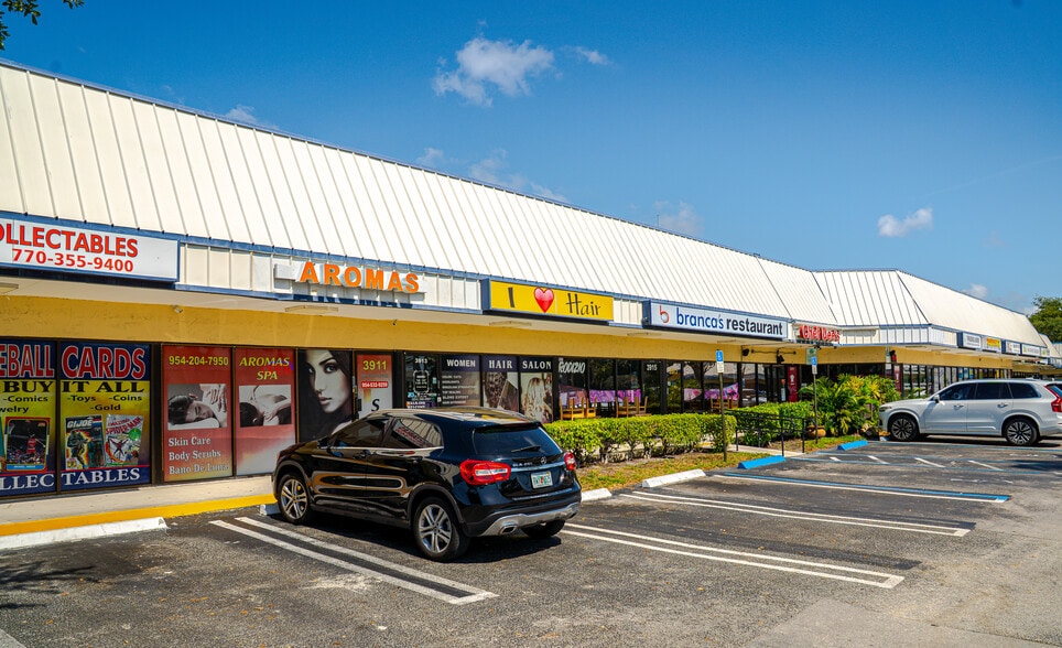 3907-3943 N Federal Hwy, Pompano Beach, FL for lease - Building Photo - Image 2 of 13