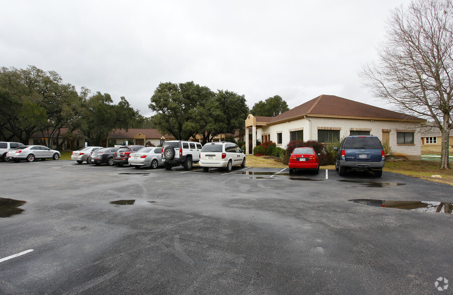 19365 FM 2252, Garden Ridge, TX for lease - Primary Photo - Image 1 of 9