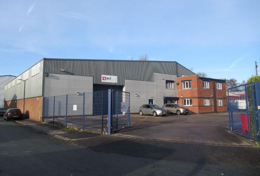 Unit 3 Raleigh St, Stockport for sale - Building Photo - Image 1 of 1